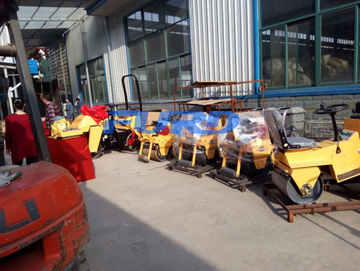 福瑞得機械座駕壓路機，手扶壓路機，小型灌縫機，井蓋切割機及時發(fā)貨